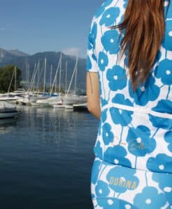 BLUE WHITE FLOWER SS JERSEY – Bild 3