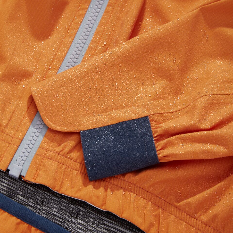 SUZETTE RAIN JACKET BURNT HAZEL – Bild 7